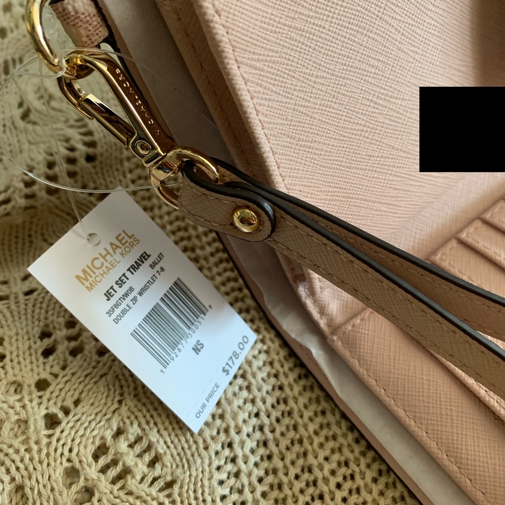 Last one 💕 New MK double zipper wristlet 💞 - Picture 6 of 6